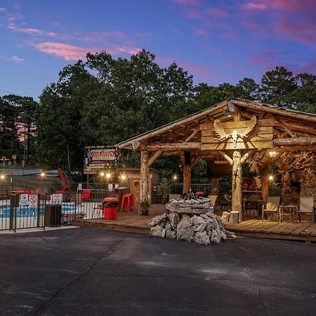 Stonegate Lodge King Bed Wifi 50In Roku Tv Salt Water Pool Room #102 Eureka Springs Esterno foto