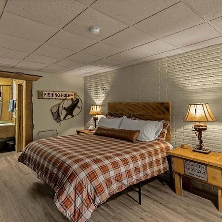 Stonegate Lodge King Bed Wifi 50In Roku Tv Salt Water Pool Room #102 Eureka Springs Esterno foto