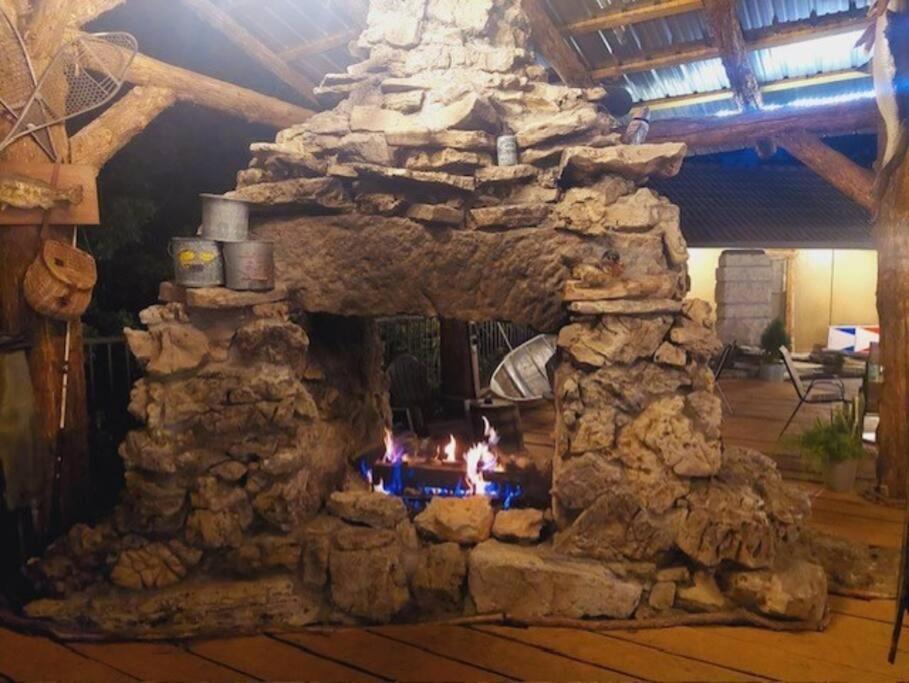 Stonegate Lodge King Bed Wifi 50In Roku Tv Salt Water Pool Room #102 Eureka Springs Esterno foto