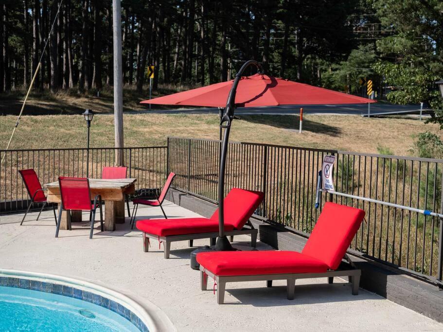 Stonegate Lodge King Bed Wifi 50In Roku Tv Salt Water Pool Room #102 Eureka Springs Esterno foto