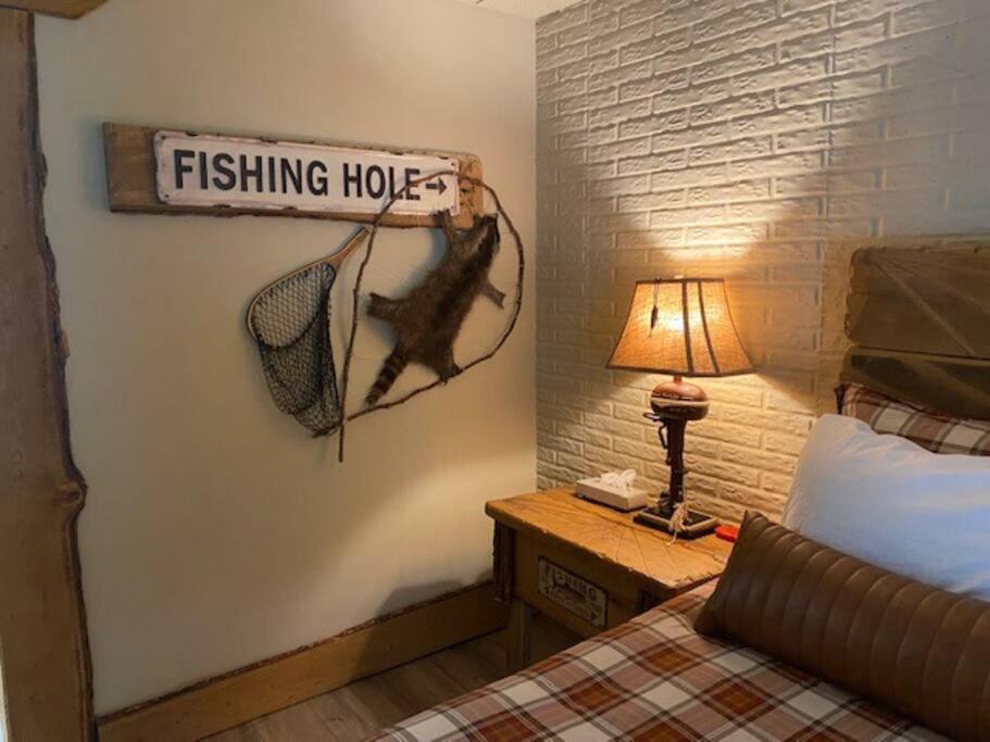 Stonegate Lodge King Bed Wifi 50In Roku Tv Salt Water Pool Room #102 Eureka Springs Esterno foto