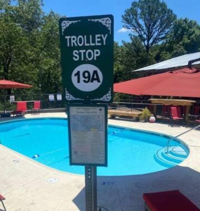 Stonegate Lodge King Bed Wifi 50In Roku Tv Salt Water Pool Room #102 Eureka Springs Esterno foto