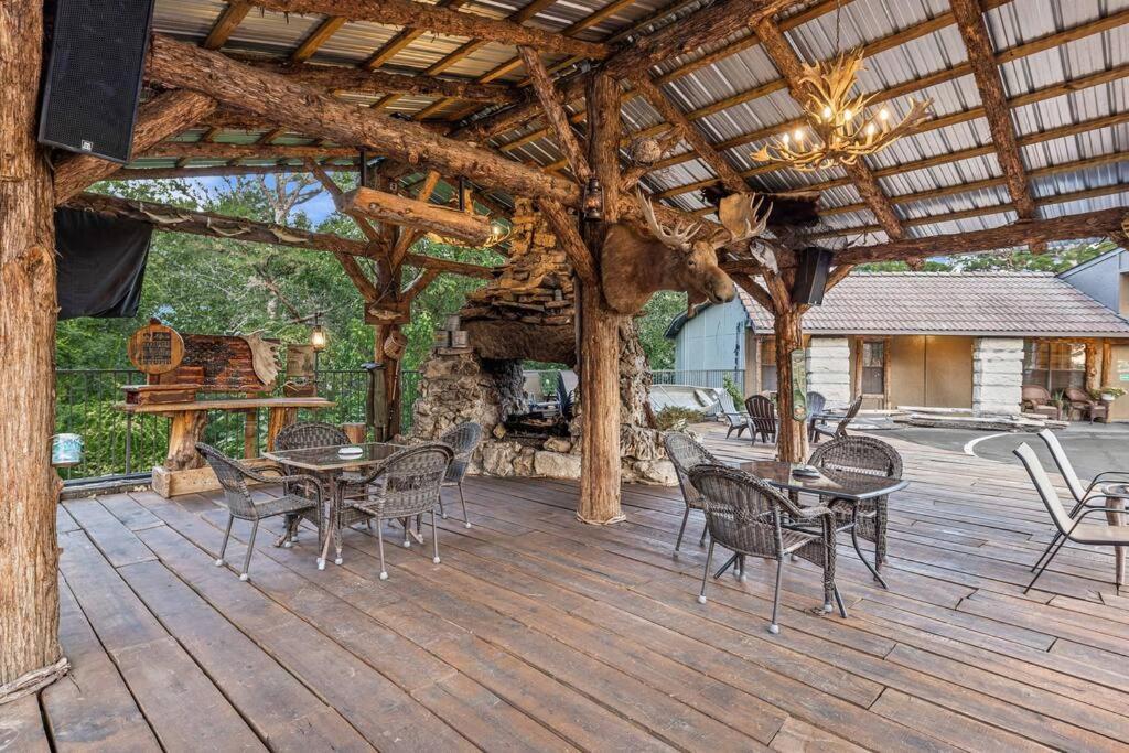 Stonegate Lodge King Bed Wifi 50In Roku Tv Salt Water Pool Room #102 Eureka Springs Esterno foto